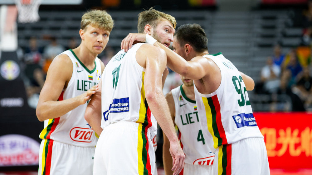 Lietuvos vyrų krepšinio rinktinė išskrido į olimpinį Londoną - Delfi sportas