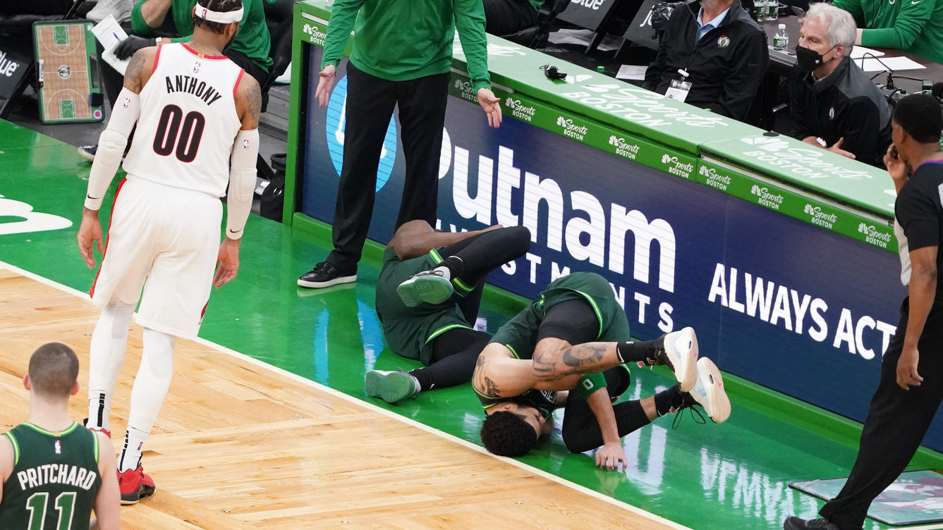 Celtics disaster – Both leaders were injured in a collision